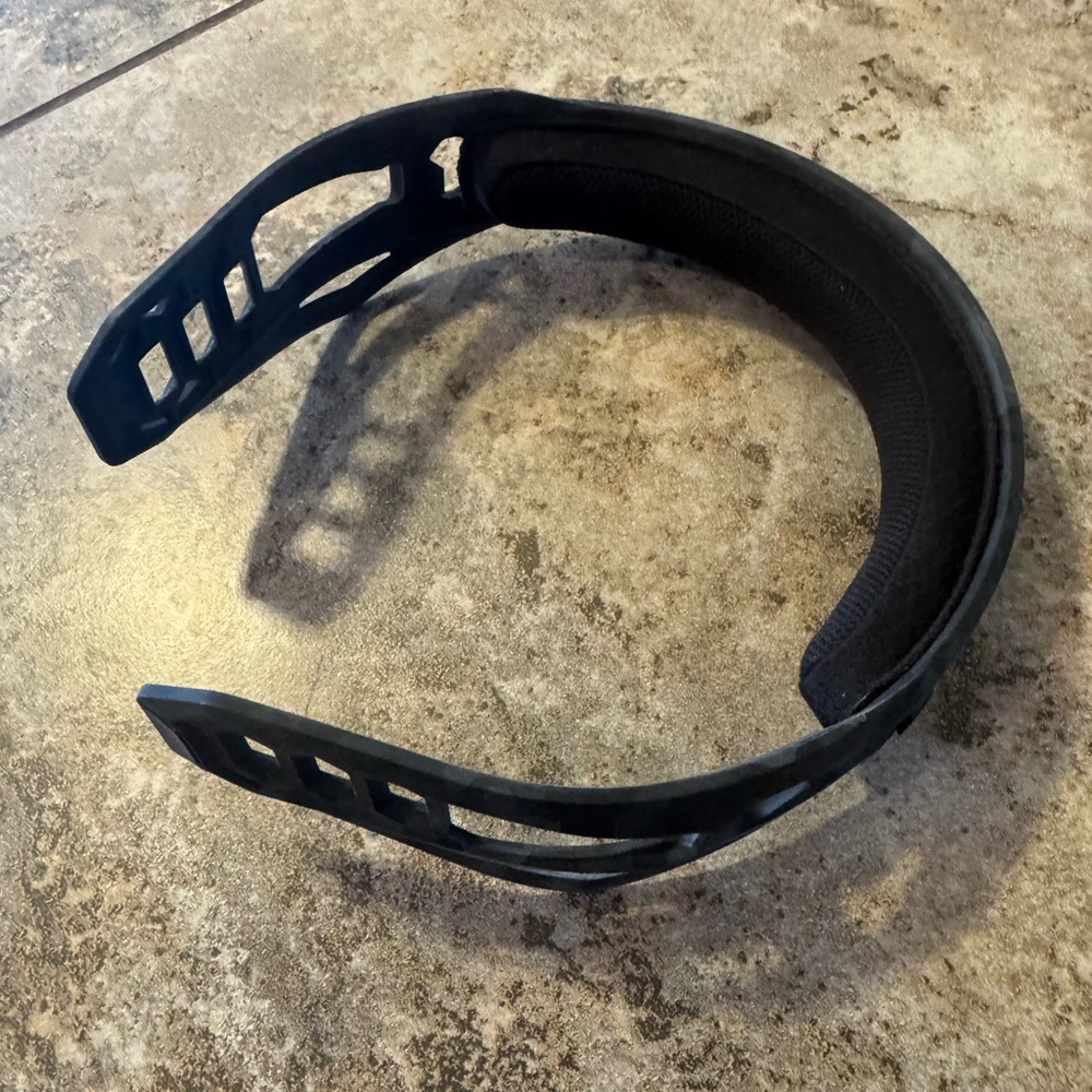 Plantronics RIG 400 gaming headset headband